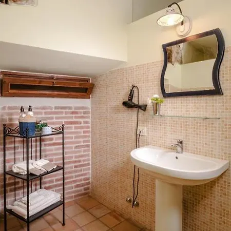 La Dimora Del Contadino Bed & Breakfast Pietrapertosa